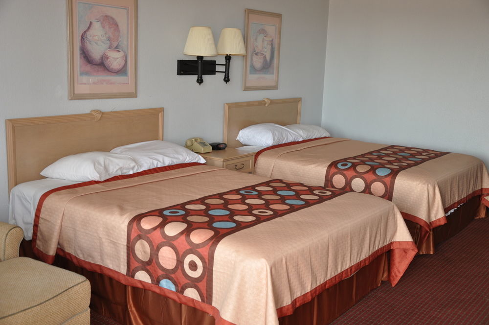 Super 8 By Wyndham ואן הורן מראה חיצוני תמונה